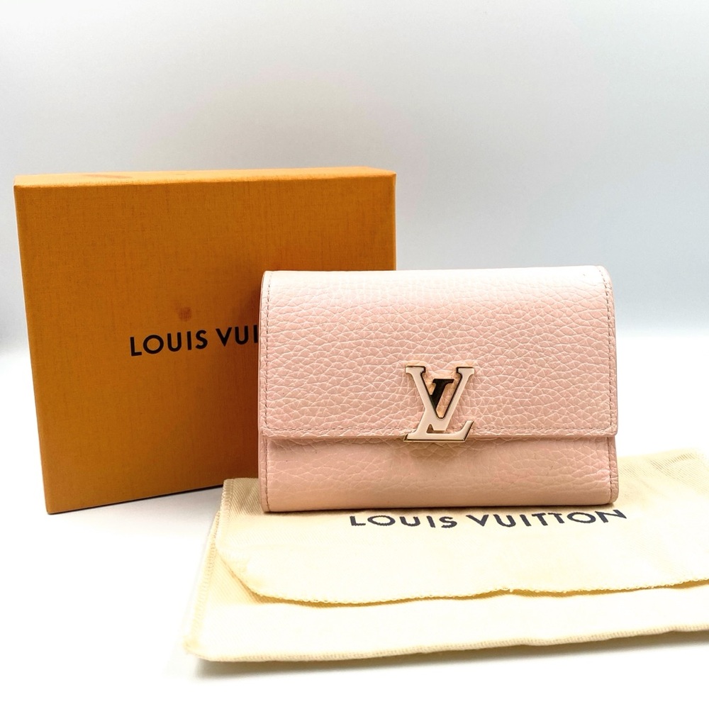 Louis Vuitton Capucines Compact Wallet (M82361)